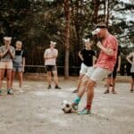 Bal op de strafschopstip met keeper op de doellijn bij een beslissende penalty