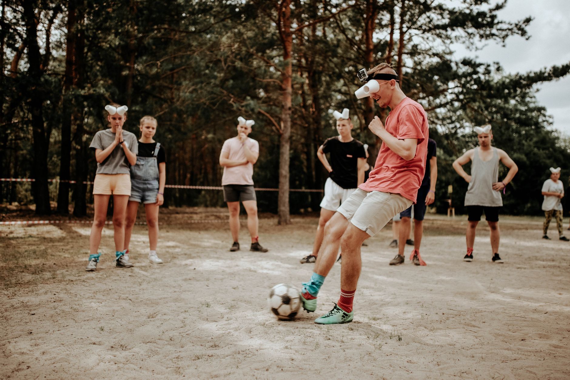 Bal op de strafschopstip met keeper op de doellijn bij een beslissende penalty